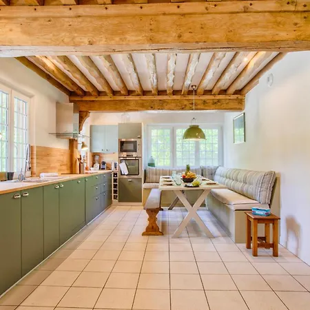La Chaumiere - Tennis & Swimming Pool -