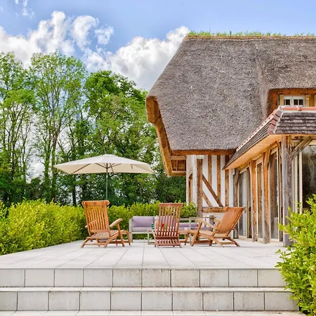 La Chaumiere - Tennis & Swimming Pool -